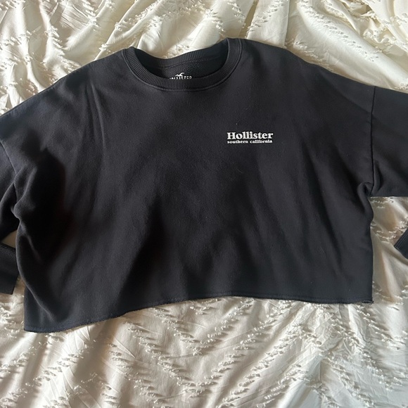 Hollister Cropped Crewneck, size medium - Picture 1 of 1